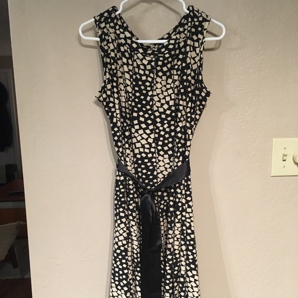 Comfy Stretchy Dress - Picture 2 of 5